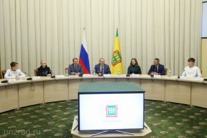 Олег Мельниченко встретился с участниками «Университетских смен» из Запорожской области