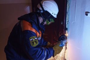 Пензенские спасатели помогли пожилой женщине, оказавшейся запертой в квартире