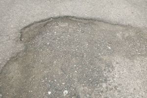 Пензенские дорожники привели в порядок проезжую часть после указаний прокуратуры