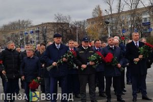 Мельниченко и члены делегации Республики Беларусь почтили память участников ВОВ