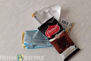 18-летняя пензячка съела не менее 7 украденных плиток шоколада