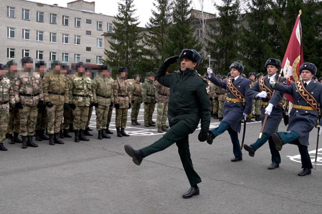 Воинской части Росгвардии в Заречном вручили боевое знамя