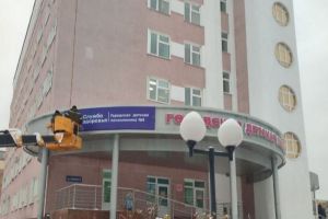 В пензенской детской поликлинике обновили часть фасада