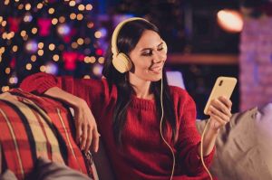 К Новому году: клиенты могут подключиться к Tele2 за полцены и получить премиальный сервис