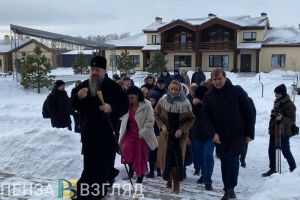 Мельниченко, Львова-Белова и Новиков посетили храм в арт-поместье «Новые берега»