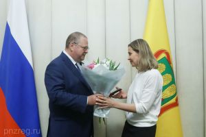 Многодетным жительницам Пензенской области вручили медали «Материнская доблесть»