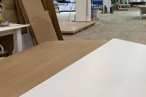 В Кузнецке рабочий скончался от упавших на него листов МДФ