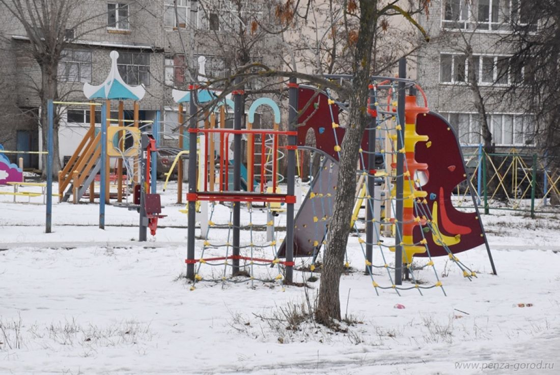 В Пензе приступили к обновлению детских и спортивных площадок