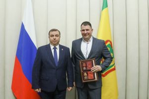 В Пензе наградили спасателей, работающих в новых регионах России