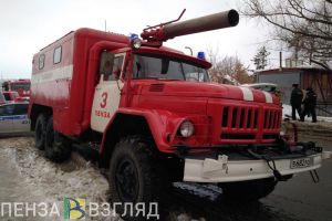 В подсобном помещении на улице Аустрина в Пензе произошел пожар