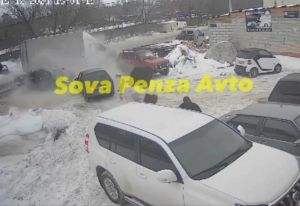 Опубликовано видео момента аварии со «смятым» грузовиком в Пензе