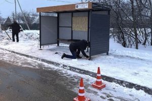 На улице Арбековской в Пензе установили остановочный павильон