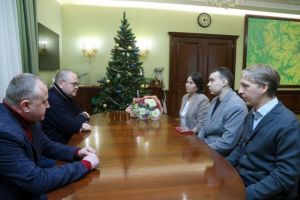 Мельниченко вручил медаль пензенцу, проявившему героизм на СВО