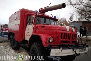 Сотрудники Госавтоинспекции в Пензе эвакуировали пять человек из горящего дома