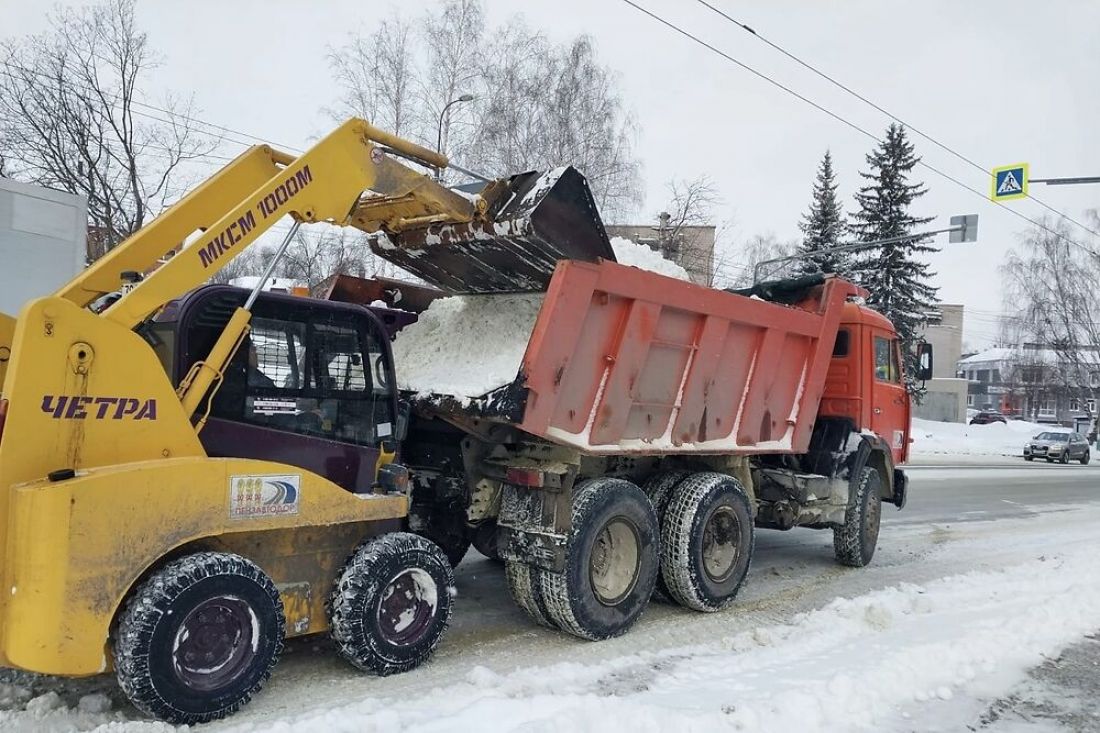 Ежедневно дороги Пензы очищают от снега 82 единицы техники