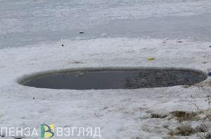 Пензенцам рассказали, кому не следует нырять в прорубь на Крещение