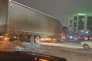 Пензенские власти обещают решить проблему с фурами на выезде из Зари