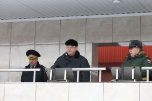 Мельниченко поздравил с праздником курсантов и офицеров Пензенского артинститута