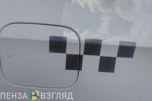 В Пензе таксист врезался в опору электросети, из-за чего погиб его пассажир