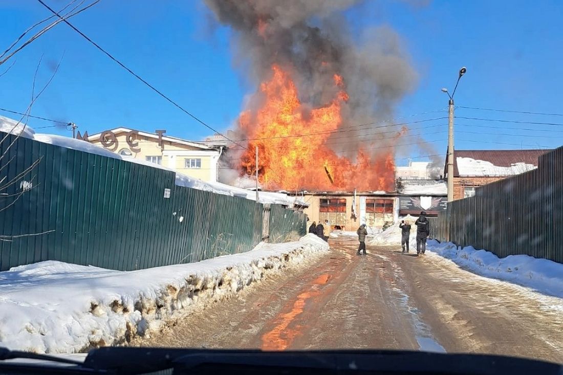 В МЧС дали развернутый комментарий по пожару на Московской в Кузнецке