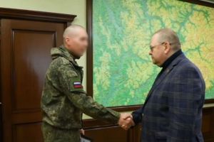 Мельниченко рассказал, какую гуманитарную помощь отправляют на фронт