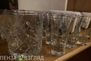 Кузнечанка разбила стеклянным графином голову своему сыну