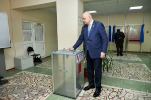 Спикер областного парламента Вадим Супиков принял участие в выборах Президента РФ
