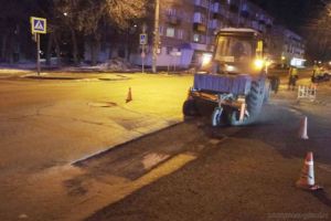 В Пензе продолжается мелкоямочный ремонт дорог литым асфальтом