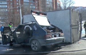 Появились кадры с места ДТП с тремя пострадавшими на ул. Пролетарской в Пензе