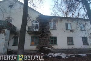 «Рушилась постепенно»: фото и видео дома на Ударной в Пензе, где упал кусок стены