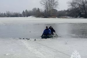 В Пензе спасатели извлекли тело пожилого мужчины из ручья