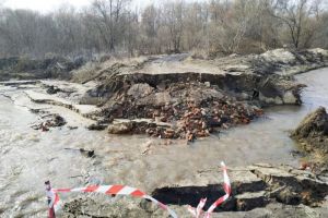 Жители пензенского села на месте единственной дороги обнаружили овраг