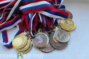 Кузнецкая хоккейная команда взяла золото турнира «Кубок Содружества»