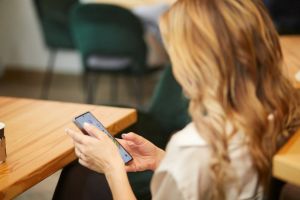 Россияне предпочли восстановленные iPhone другим брендам