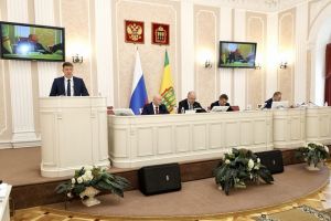 Депутаты Заксобрания в ходе сессии приняли решения почти по 90 вопросам: главные из них