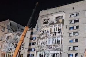 Мельниченко сообщил, что разбор завала после обстрела в Токмаке продолжат ночью