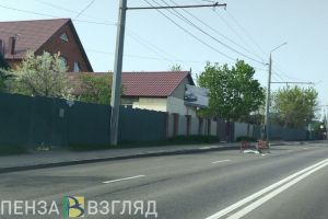 На улице Карпинского в Пензе асфальт уходит под землю