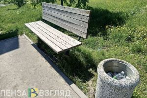 До конца мая в сквер «Могилевский дворик» пообещали вернуть скамейки