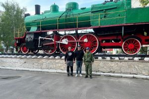 На улице Луначарского в Пензе покрасили памятник «Паровоз»