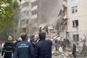 Мельниченко предложил Белгороду помощь после обстрела жилого дома