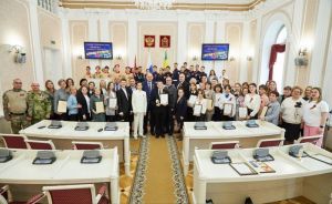 Вадим Супиков наградил победителей конкурса «Победа далекая и близкая»