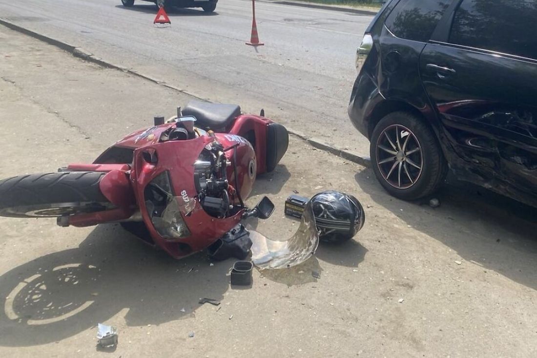 Мотоциклист, попавший в ДТП в Пензе, умер по пути в больницу