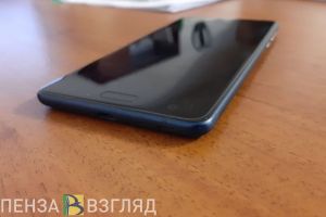 Ревнивец из Каменского района метнул смартфон в голову жены