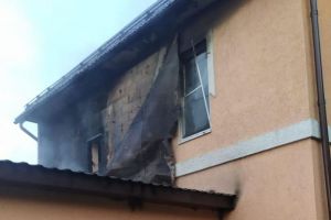 В Бессоновке пожарные тушили горящий жилой дом