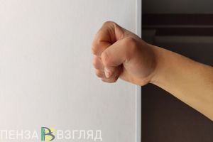 Кузнечанин, приревновав бывшую жену, избил человека