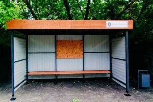 В Пензе на улице Стрельбищенской появились новые остановочные павильоны
