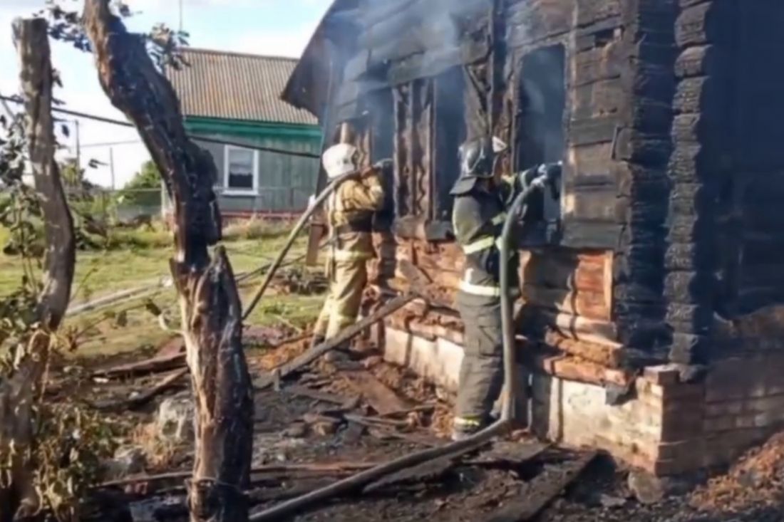 В Бессоновском районе во время пожара шесть детей были дома без взрослых