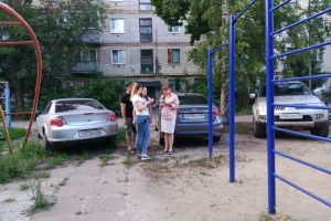 Активисты ЛДПР помогли жителям Южной Поляны Пензы с благоустройством дворов