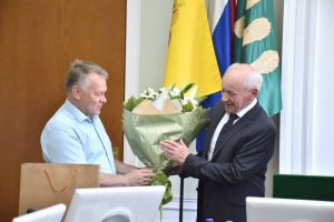 В пензенской мэрии поздравили с 75-летием Александра Калашникова