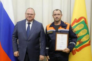 Мельниченко наградил отличившихся в профессиях пензенцев